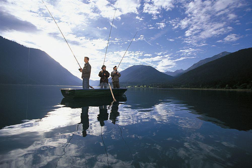 Strandhotel Am Weissensee Εξωτερικό φωτογραφία